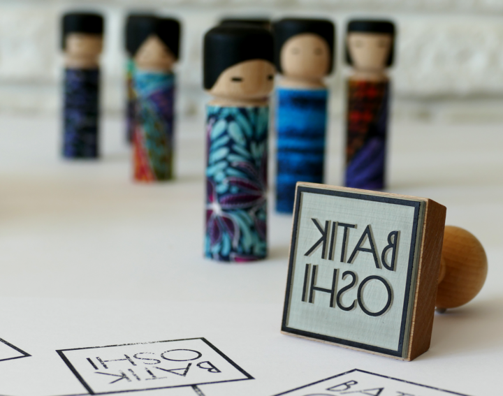Drewniane laleczki Batikoshi kokeshi, ręcznie robione figurki z intencją talizman